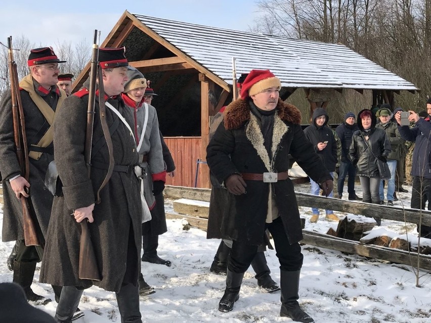 Widowiskowa inscenizacja podczas obchodów 155. rocznicy Bitwy pod Małogoszczem