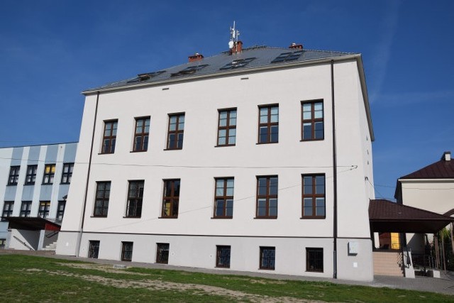 Zakończono remont szkoły w Szydłowie.