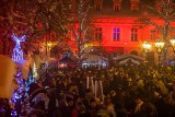 Święta na Starówce w Bielsku-Białej. Rynek starego miasta wypełnił się świąteczną atmosferą. Zobaczcie ZDJĘCIA