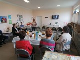 W Klubie Senior+ w Chrobrzu odbyła się prelekcja dotycząca Szlaków Jakubowych w Polsce i na świecie. Poprowadziła ją Anna Steckiewicz