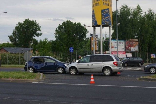 Wypadek koło Castoramy w Zamościu: dwie kobiety trafiły do szpitala