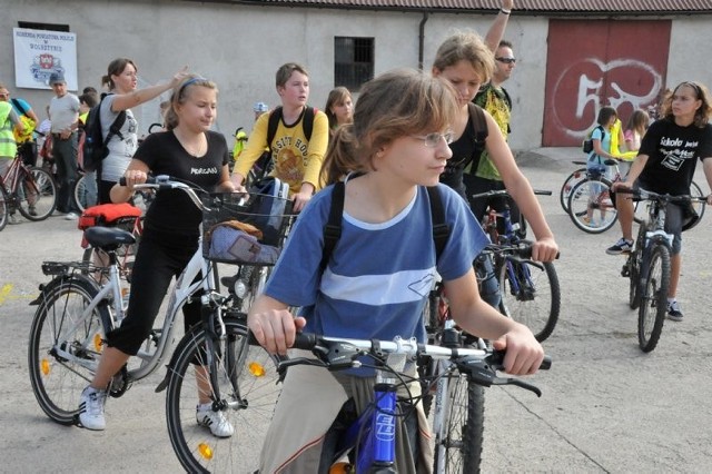Młodzi rowerzyści spędzili miły dzień poruszając się na ekologicznych jednośladach.