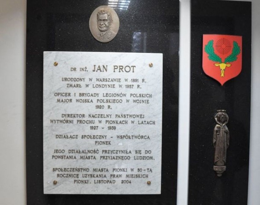 Tablica poświęcona pamięci Jana Prota.