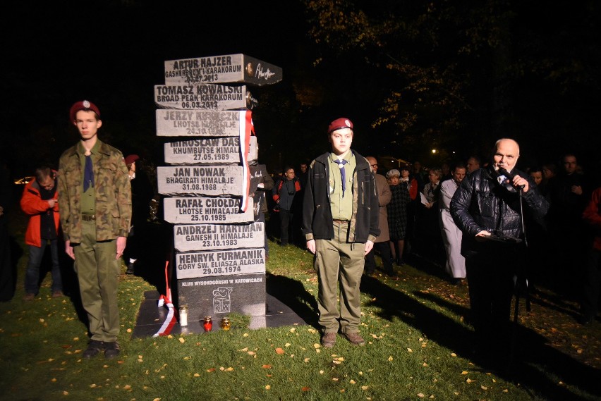 Pomnik ku czci tragicznie zmarłych alpinistów odsłonięty w...