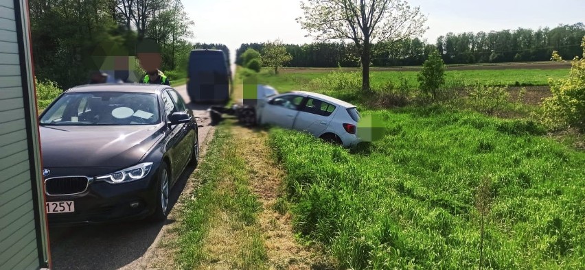 Roszki Leśne. Wypadek na drodze wojewódzkiej. W zdarzeniu uczestniczyło kilka pojazdów