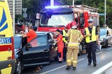 Wypadek trzech samochodów i duże utrudnienia na ul. Sienkiewicza we Wrocławiu [ZDJĘCIA]