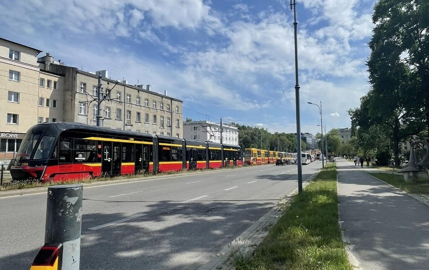 Paraliż komunikacyjny na Zachodniej w Łodzi. Jakakolwiek...