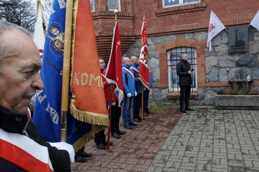 W Słupsku 38. rocznicę wprowadzenia stanu wojennego uczcili okolicznościową mszą świętą 