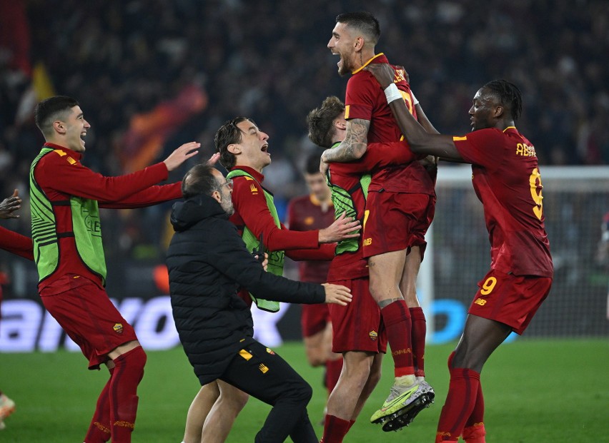 Radość piłkarzy Romy po awansie do półfinału Ligi Europy