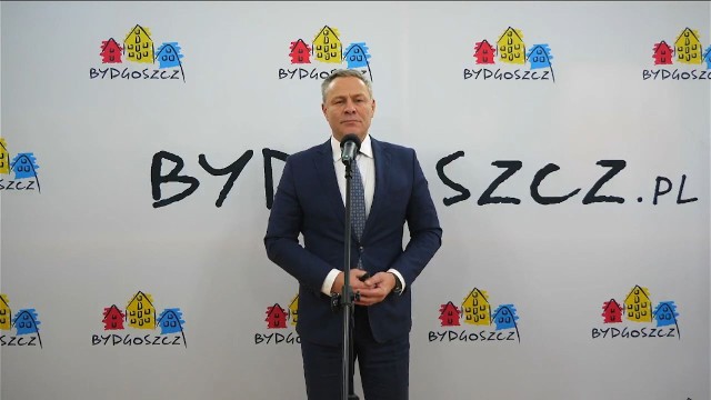- W Bydgoszczy w roku 2022 wzrost cen paliw pociągnął za sobą wydatek dodatkowych ponad 6 milionów złotych z budżetu miasta, w roku 2023 będzie to ok. 11 milionów więcej - stwierdził Rafał Bruski, prezydent Bydgoszczy.