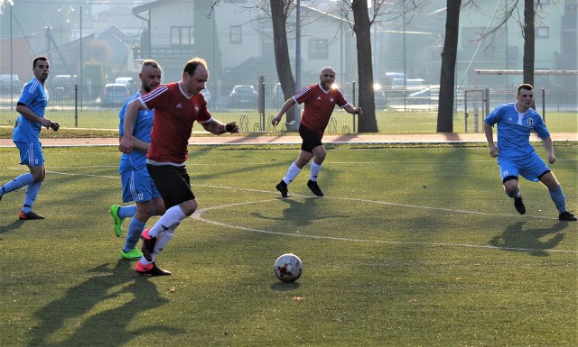 Piłkarskie Nadzieje Mielec pokonały w meczu u siebie Tempo Cmolas 3:1ZOBACZ TAKŻE - Żona jest najwierniejszym fanem kapitana Apklan Resovii [STADION]