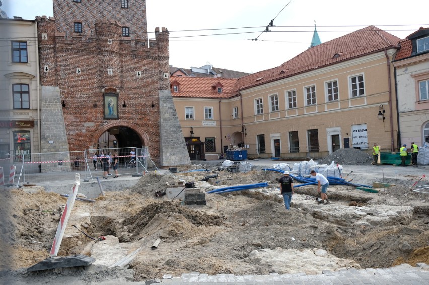 Postępy remontu Krakowskiego Przedmieścia
