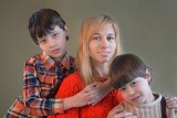 Prof. Ewa Jarosz radzi: jak zadbać o potrzeby małego dziecka, gdy pracujemy zdalnie. 8 praktycznych rad dla rodziców