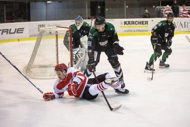 Dwa pierwsze mecze play off GKS Tychy z Comarch Cracovią odbędą się w Krakowie   Zobacz kolejne zdjęcia. Przesuwaj zdjęcia w prawo - naciśnij strzałkę lub przycisk NASTĘPNE 