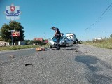 Wypadek w Hucie Dąbrowa. Staruszka na rowerze wjechała w naczepę ciężarówki (WIDEO)