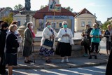 Białystok. Koronka do Miłosierdzia Bożego. Wierni modlili się na białostockich ulicach. W ramach dni patronalnych 