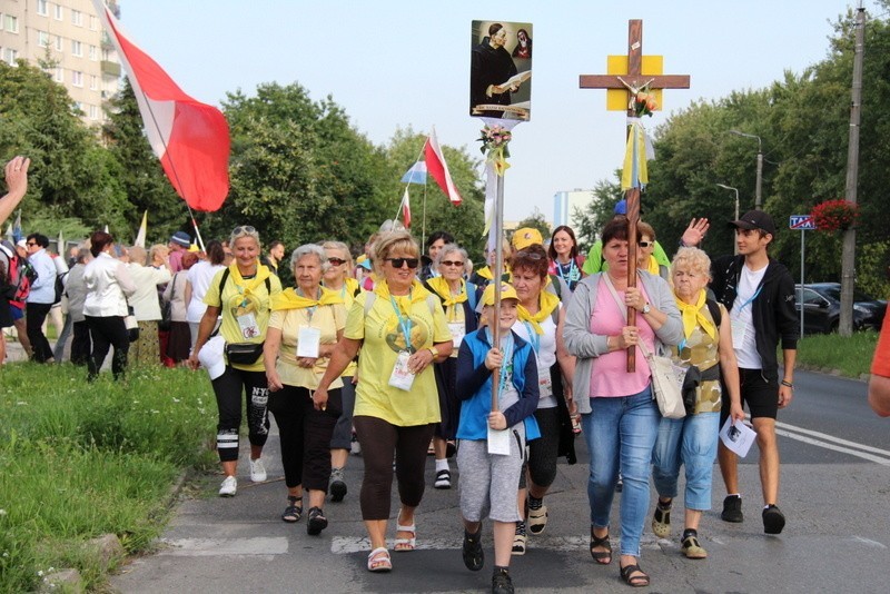 Pielgrzymka Zagłębiowska wyruszyła do Częstochowy z parafii...