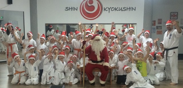Święty Mikołaj odwiedził karateków z szydłowieckiego klubu Mushin.