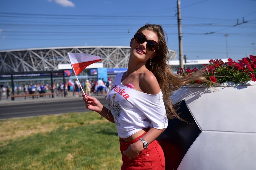 Modelka Aga Boryń wspiera Polaków w ostatnim meczu na...