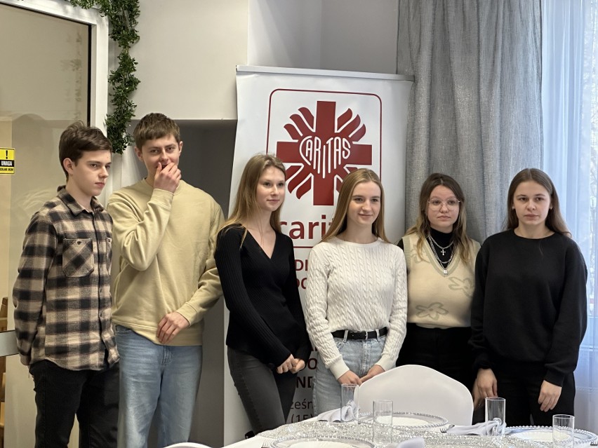 W Sandomierzu oficjalnie powołano Centrum Wolontariatu Diecezji Sandomierskiej dla młodych społeczników. Zobacz zdjęcia i film