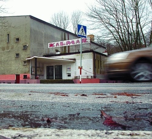 Tak Kalmar wygląda dziś. Pierwszy etap budowy RCK przewiduje postawienie przeszklonego pawilonu w miejscu przybudówek dawnego kina. Miałyby się tam mieścić sale prób, mała scena, pomieszczenia dodatkowe i kawiarnia. Adaptacja starego Kalmara ruszyłaby po zamknięciu pierwszego etapu.