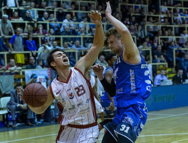 Mateusz Kostrzewski w spotkaniu ze Spójnią w Stargardzie rzucił 8 punktów