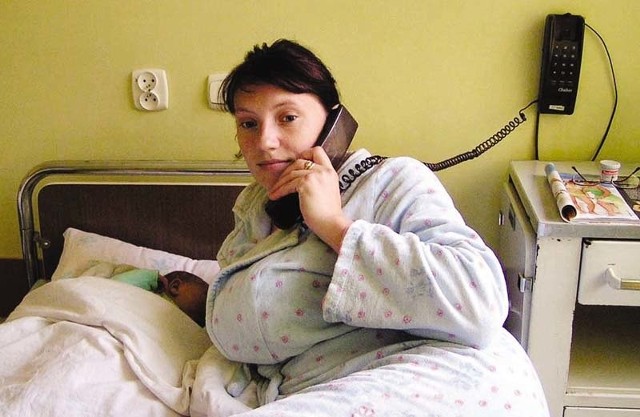 Weronika Trzoska z Brzeźna Szlacheckiego: &#8211; No i co mi po takim telefonie przy łóżku, który nie działa, bo już jest wyłączony.