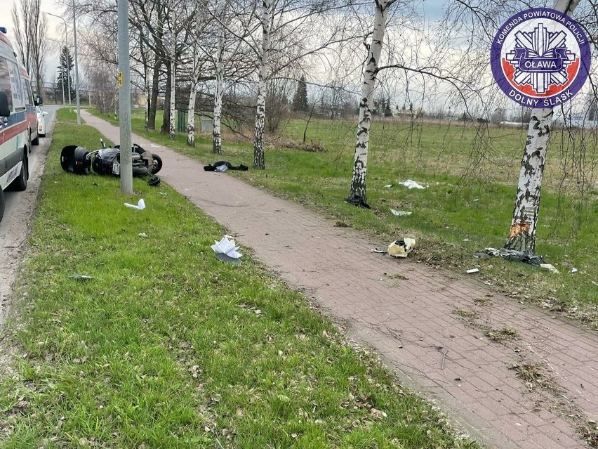 Tragiczny wypadek pod Wrocławiem. Nie żyje 36-letni motocyklista, który uderzył w drzewo