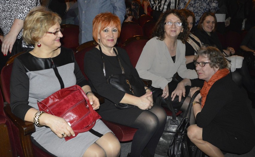 Panie z Pińczowa świętowały Dzień Kobiet w kieleckim Teatrze Żeromskiego 