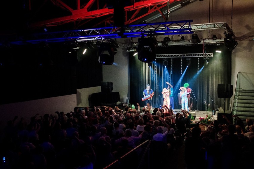 Tarnów. Babylon Boney M. Cover Show na zakończenie Muzycznych Tarasów [ZDJĘCIA]