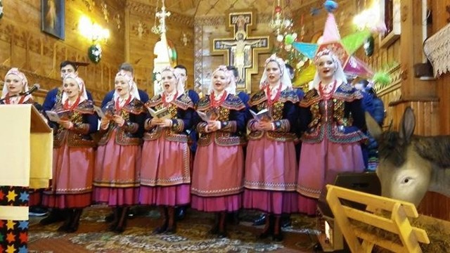 Zespół Pieśni i Tańca "Jawor" koncertował w kościele w Pasztowej Woli w gminie Rzeczniów.