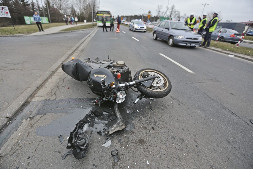 – Mężczyzna z motoru leżał bez ruchu na jezdni – opowiada...