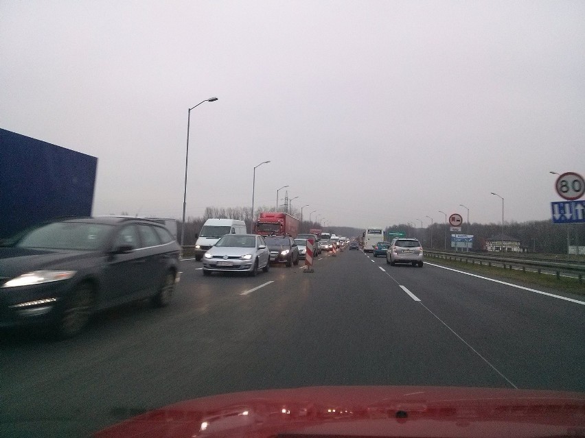 Korek na autostradzie A4 w Rudzie Śląskiej po kolizji