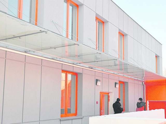 Komenda Straży Miejskiej w Szczecinku mieści się w budynku przy ulicy Karlińskiej, tutaj przeniesiono także od niedawna centrum obsługi kamer systemu monitoringu wizyjnego