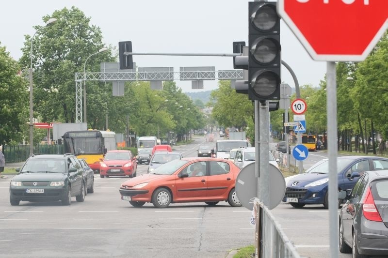 Zamieszanie na skrzyżowaniu w Kielcach