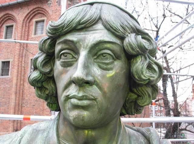 Pięciu Koperników będzie promować 20-lecie wpisania toruńskiej starówki na listę UNESCO w pięciu najlepiej skomunikowanych z Toruniem w miastach.