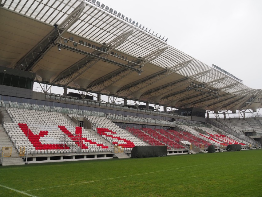 Przedderbowe "harce" ruszyły. Zniszczone siedziska na stadionie ŁKS - ZDJĘCIA