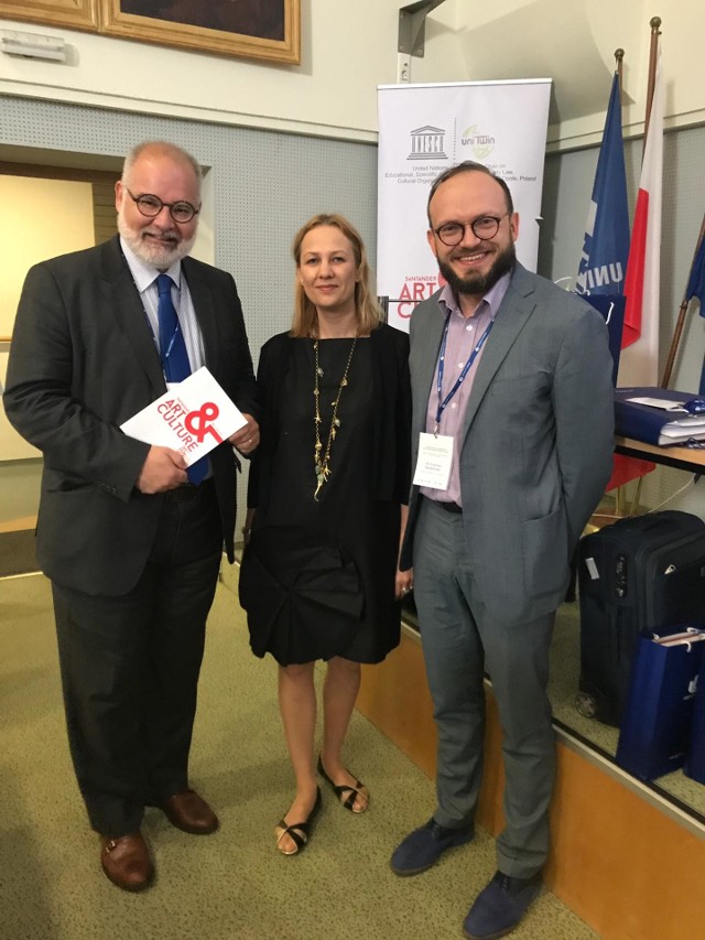 Uczestnicy konferencji, od lewej prof. Marcilio Franca Filho (Federalny Universytet Paraiba, Brazylia), dr Alicja Jagielska-Burduk (Uniwersytet Opolski), dr Andrzej Jakubowski (INP PAN).