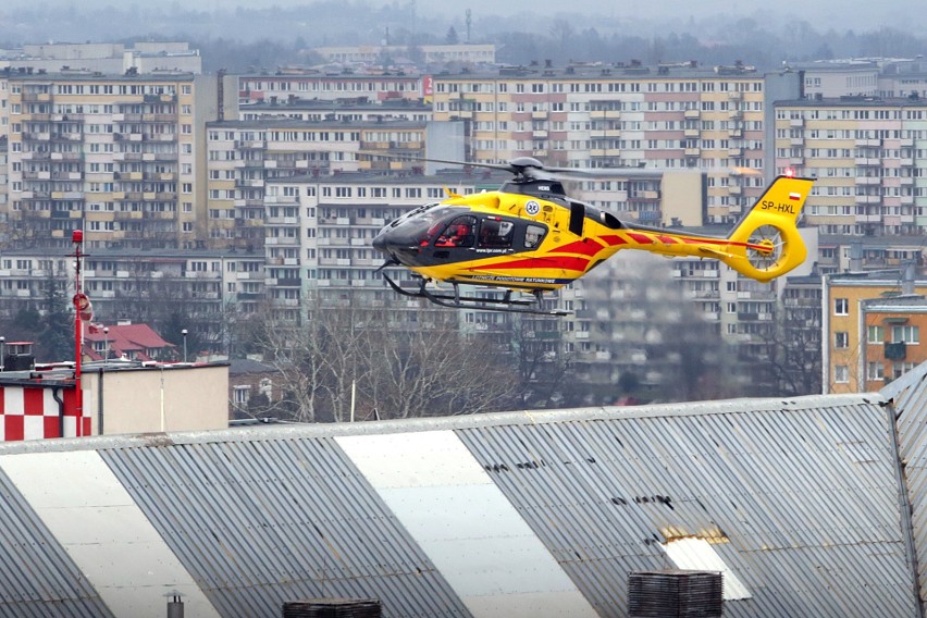 Na dachu szpitala wojskowego w Lublinie wylądował śmigłowiec ratowniczy. To była próba. Zobacz zdjęcia