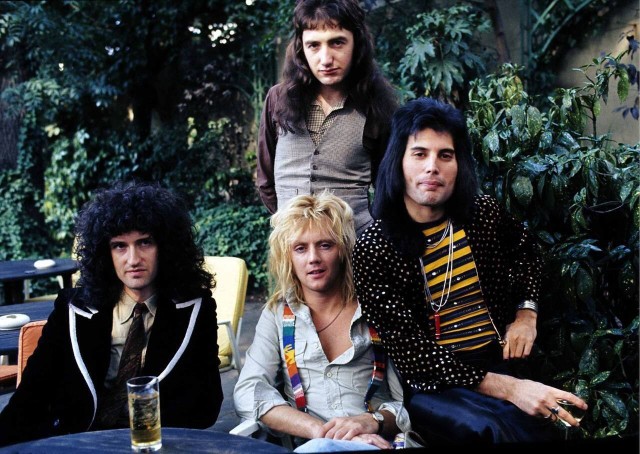 Grupa Queen wydała łącznie 14 albumów studyjnych. Pierwszy - Queen w 1973 roku, zaś ostatni - Made in Heaven - w 1995 roku, a więc już dwa lata po śmierci Freddiego. Zobacz więcej archiwalnych zdjęć w naszej galerii: