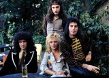 Tak zmieniał się Freddie Mercury. Zobacz metamorfozy wokalisty zespołu Queen