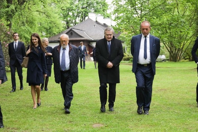 Minister Piotr Gliński był gościem Krzysztofa i Elżbiety Pendereckich. Zwiedził dwór i park