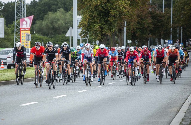 W sobotę w Koszalinie odbyły się wyścigi kolarskie Tour de Koszalin w ramach cyklu imprez pn. Velo Baltic. Na starcie przy ul. Rolnej stawiło się około 300 uczestników. Każdy, bez względu na zajęte miejsce, otrzymał pamiątkowy medal.