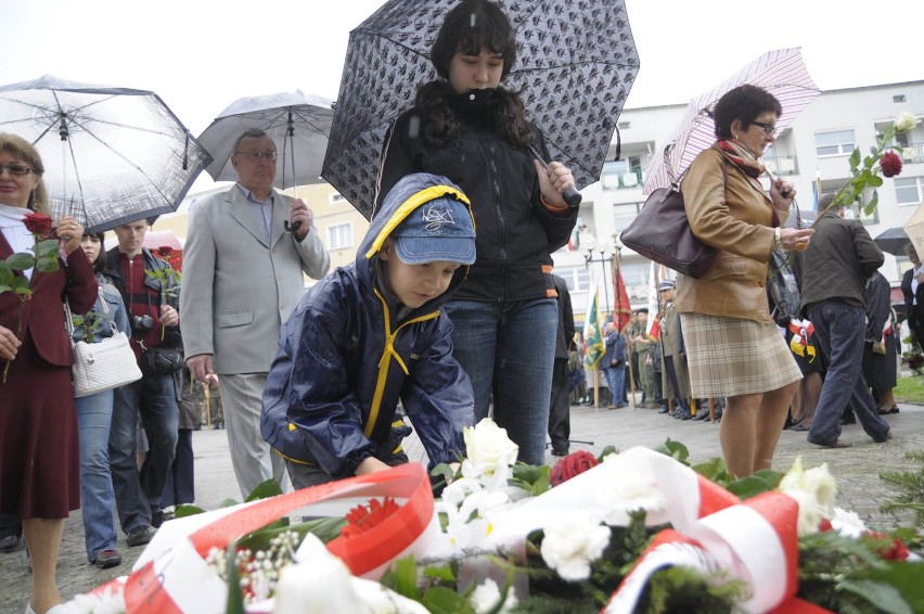 Opolanie złożyli białe i czerwone róże ku czci twórców Konstytucji 3 maja