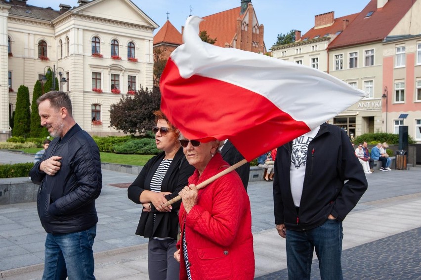 Tymczasem w Warszawie w południe rozpoczął się Marsz Miliona...
