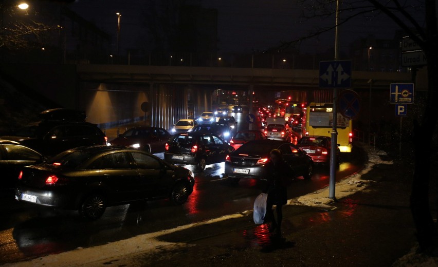 Korki przy wjeździe do katowickiego SCC i w centrum Katowic