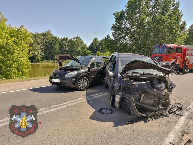 Wypadek w Siczkach koło Radomia. Dwie osoby zostały ranne.