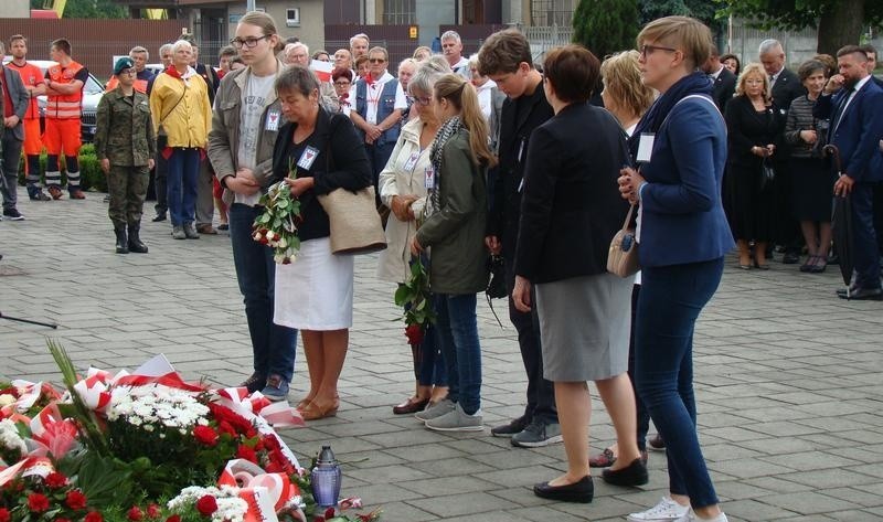 Oświęcim. 78. rocznica pierwszego transportu polskich więźniów do Auschwitz z udziałem przedstawicieli rządu [ZDJĘCIA]