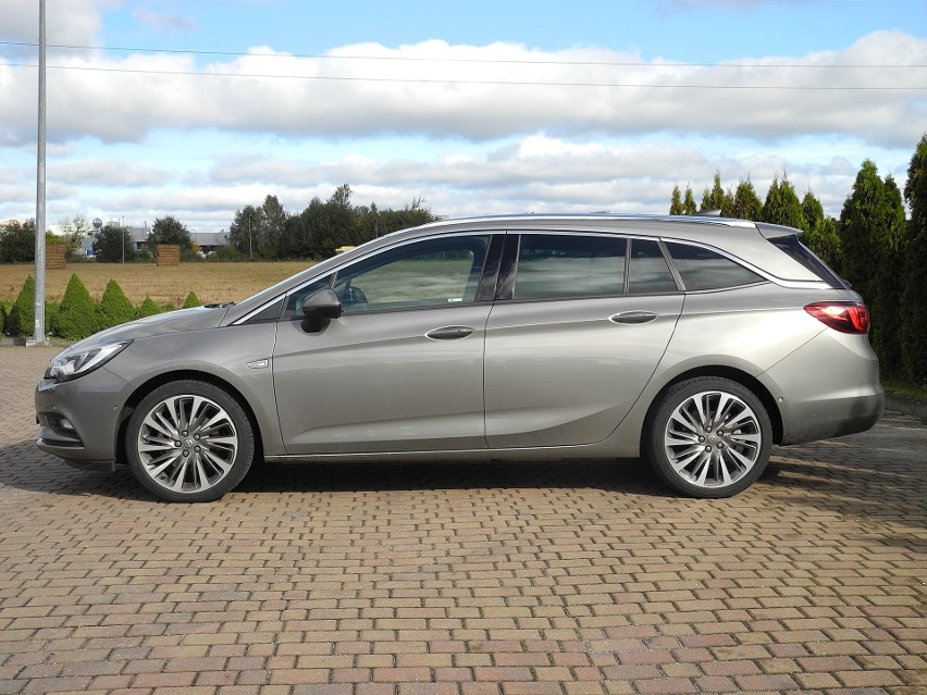 Opel Astra Spors Tourer...