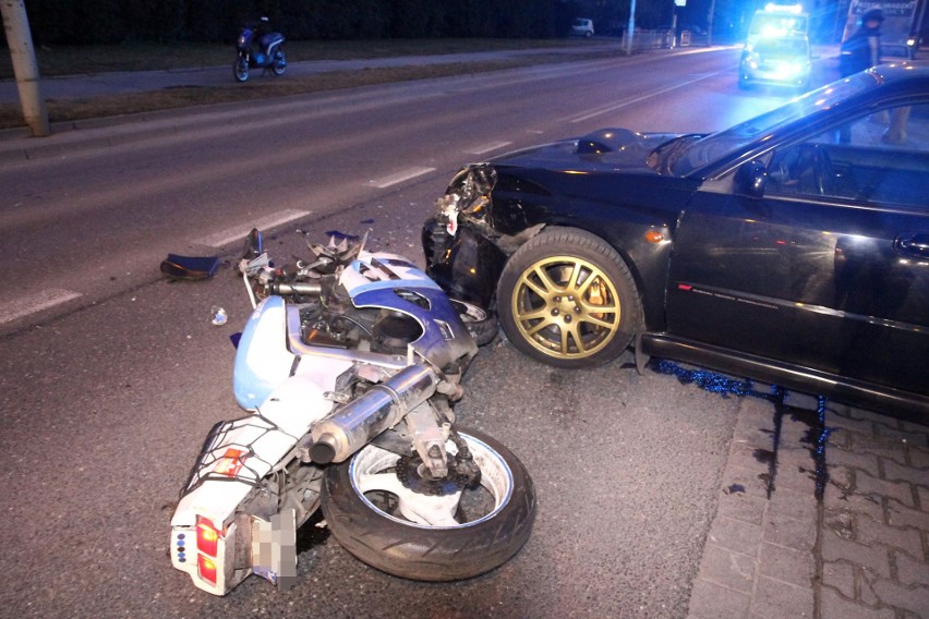 Wypadek na Kamieńskiego. Nietrzeźwy motocyklista bez uprawnień w szpitalu